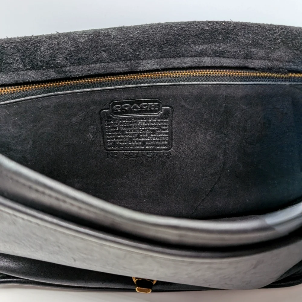 ❤️Host Pick❤️Vintage COACH Black Crossbody Bag - Picture 4 of 6